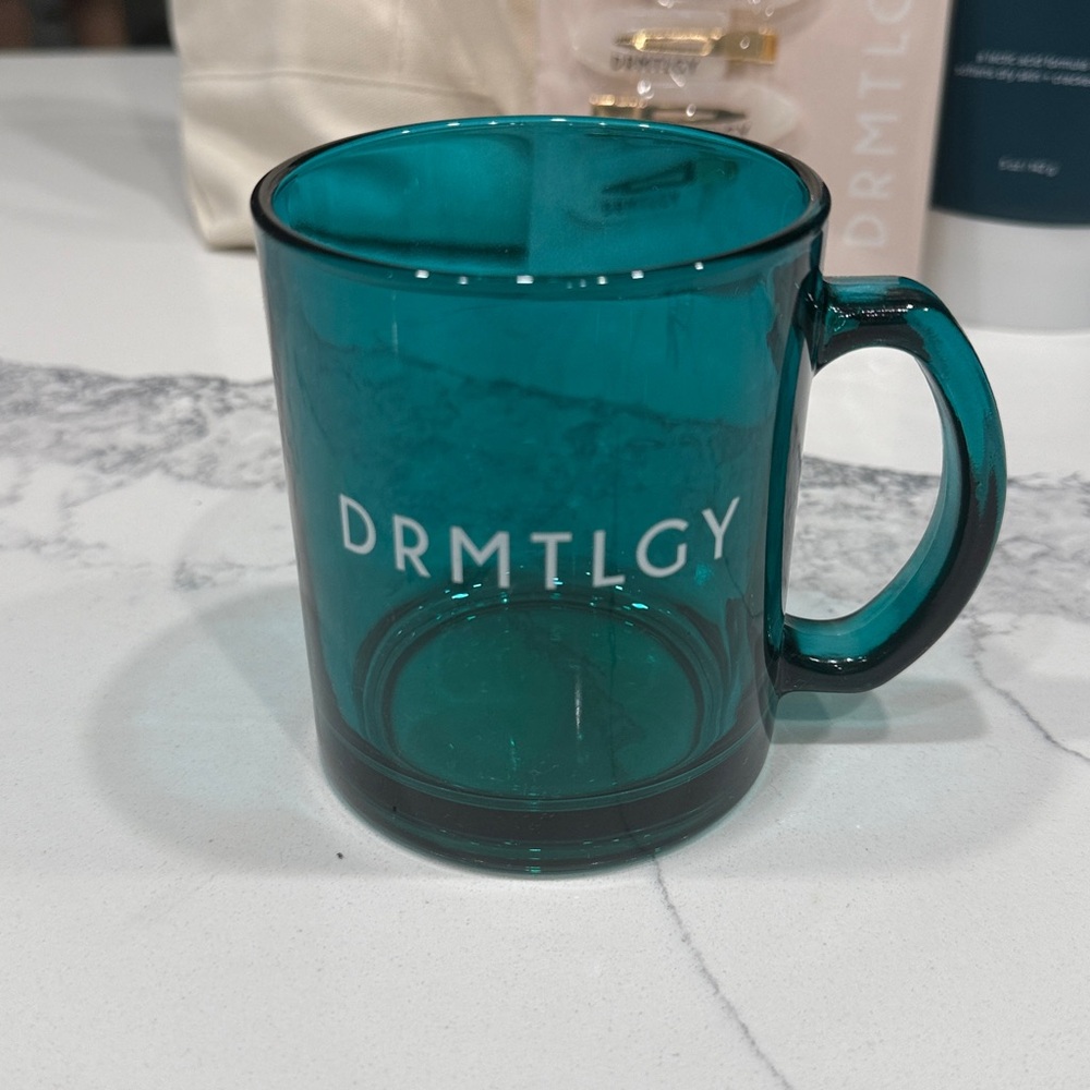 DRMTLGY Teal Box Accessories Gift Set Mug Water Bottle Foot Cream Tote Hair Clip - Picture 2 of 7